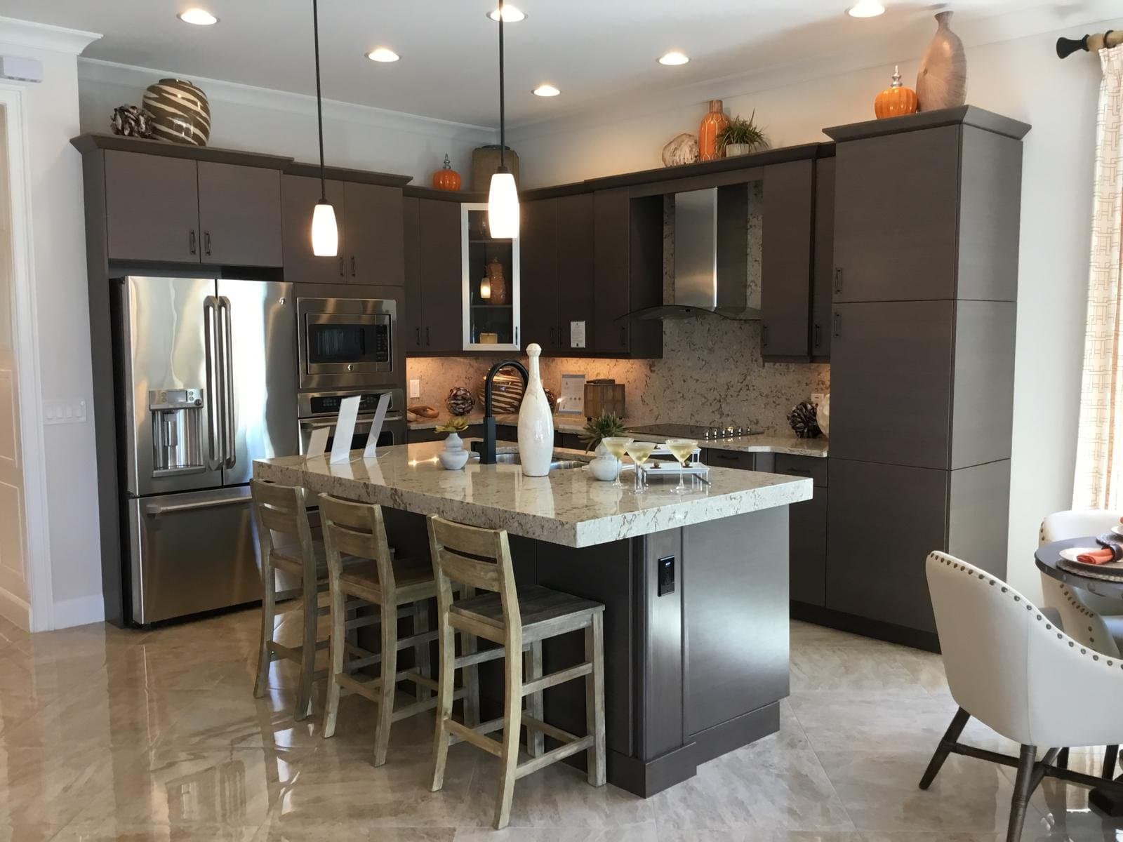 Modern custom kitchen cabinetry - Master Cabinets